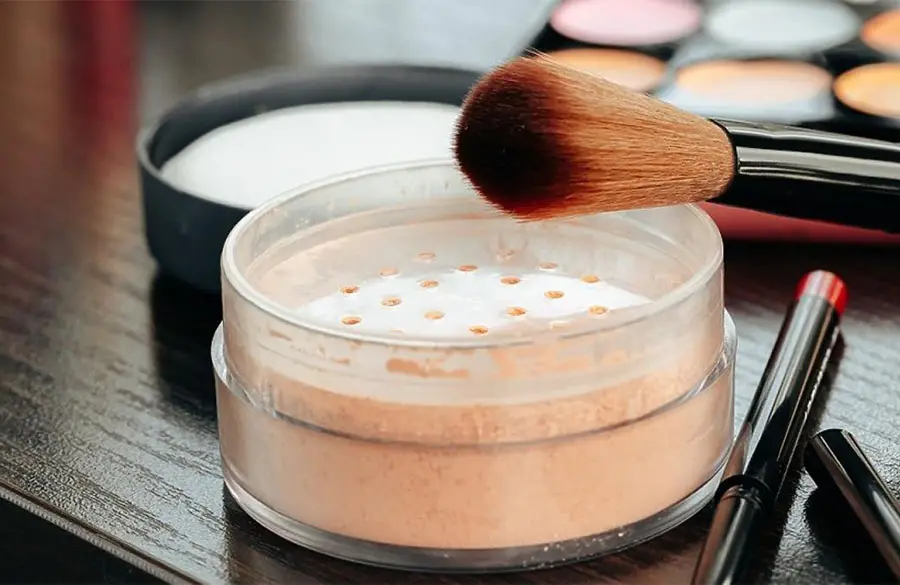 ۲ محصول جادویی که باعث ماندگاری بیشتر آرایش شما میشوند | فروشگاه اینترنتی آراویرا ۲ محصول جادویی که باعث ماندگاری بیشتر آرایش شما میشوند