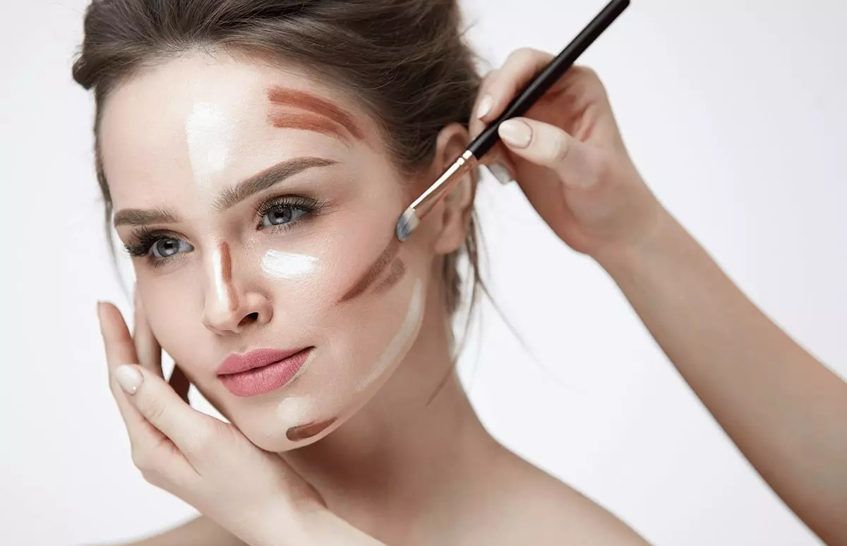 اصل جادویی آرایش جوان کننده صورت رو یاد بگیر ؛ 10 سال جوون تر از اونی که هستی شو ! | فروشگاه اینترنتی آراویرا روش میکاپ کردن - آرایش جوان کننده