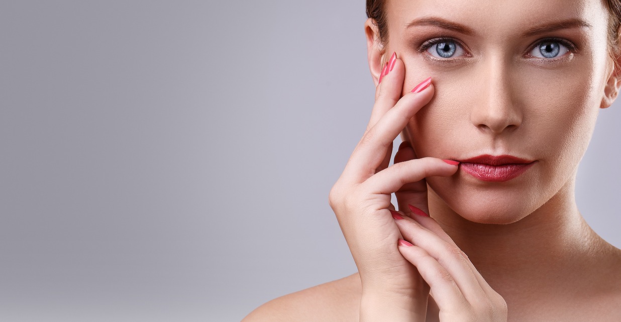 اصل جادویی آرایش جوان کننده صورت رو یاد بگیر ؛ 10 سال جوون تر از اونی که هستی شو ! | فروشگاه اینترنتی آراویرا رژ جذاب - آرایش جوان کننده