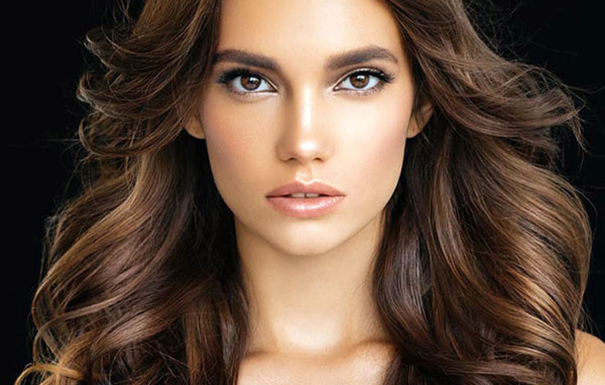 رنگ موی ترند سال 2023 و تاثیر شگفت انگیز آن روی زیبایی شما | فروشگاه اینترنتی آراویرا هایلایت قهوه ای - رنگ موی ترند سال