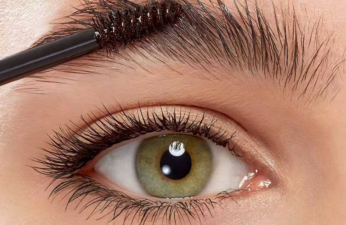 لیفت ابرو در خانه با روش های شگفت انگیز ؛ با کمترین هزینه ابرویی زیبا و پرپشت داشته باشید | فروشگاه اینترنتی آراویرا لیفت ابرو در خانه