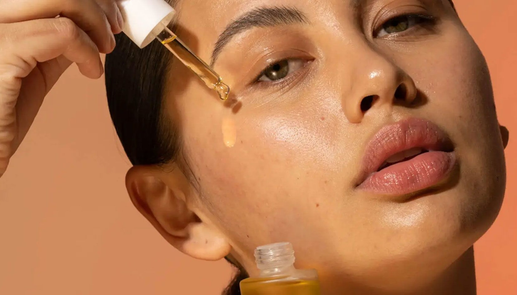 روغن به صورت زدن - آبرسانی به پوست خشک