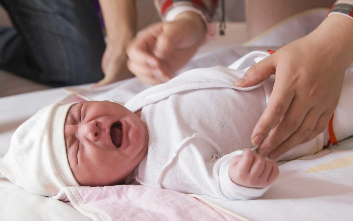 گریه نوزاد - سوختگی پای نوزاد