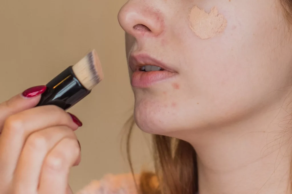 makeup brush on acne cover scale | فروشگاه اینترنتی آراویرا