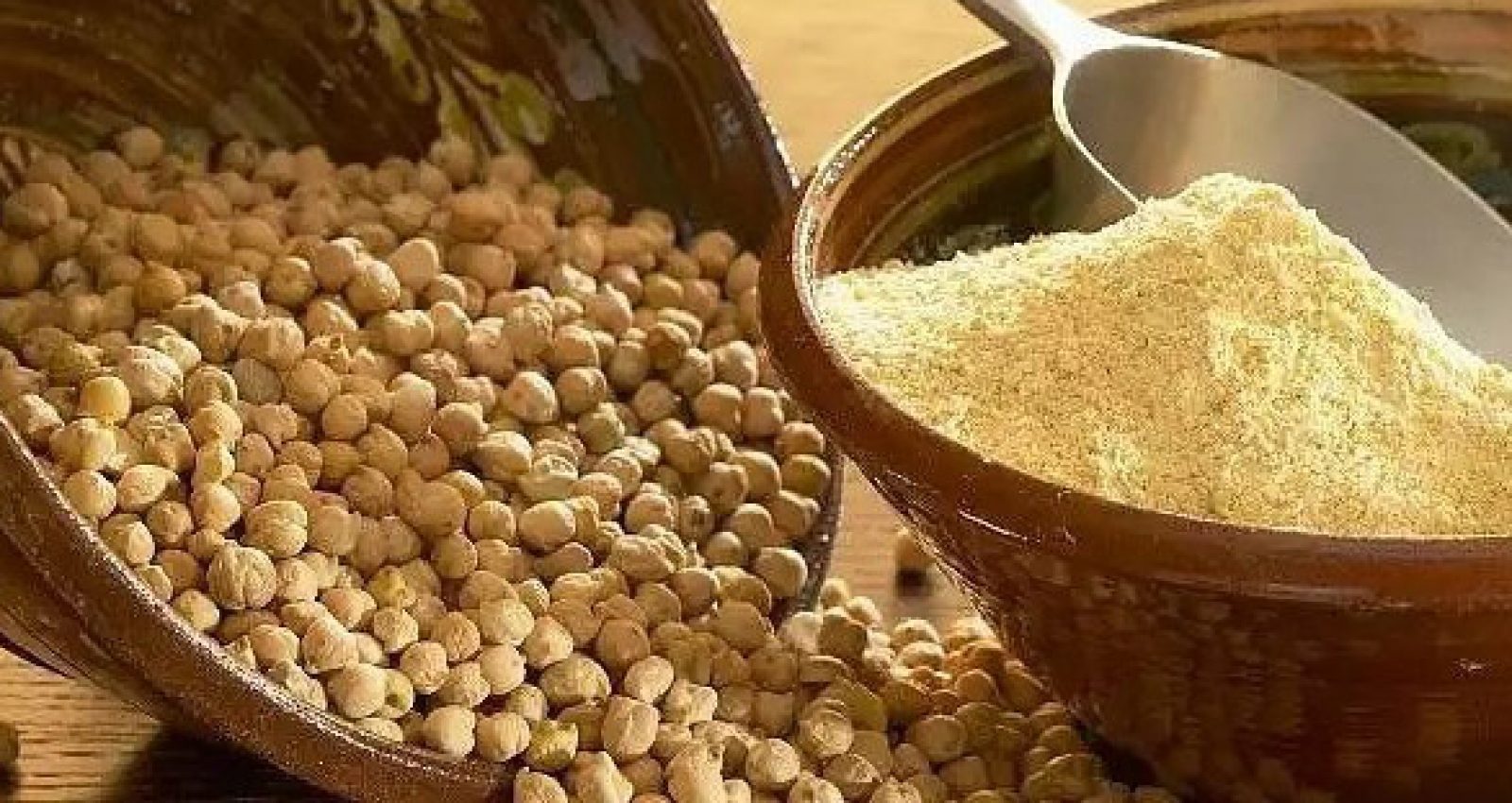 آرد نخود چی در کاسه- ماسک های پاکسازی صورت خانگی