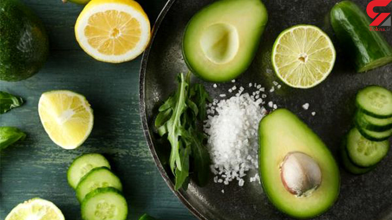 تعدادی آووکادو و لیمو- ماسک های پاکسازی صورت
