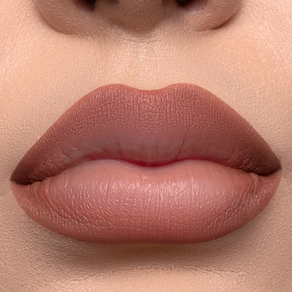 نکات مهم برای استفاده از رنگ موکا موس در آرایش لب