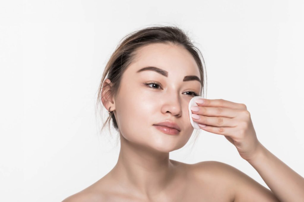 بهترین روش پاک کردن ریمل ضد آب