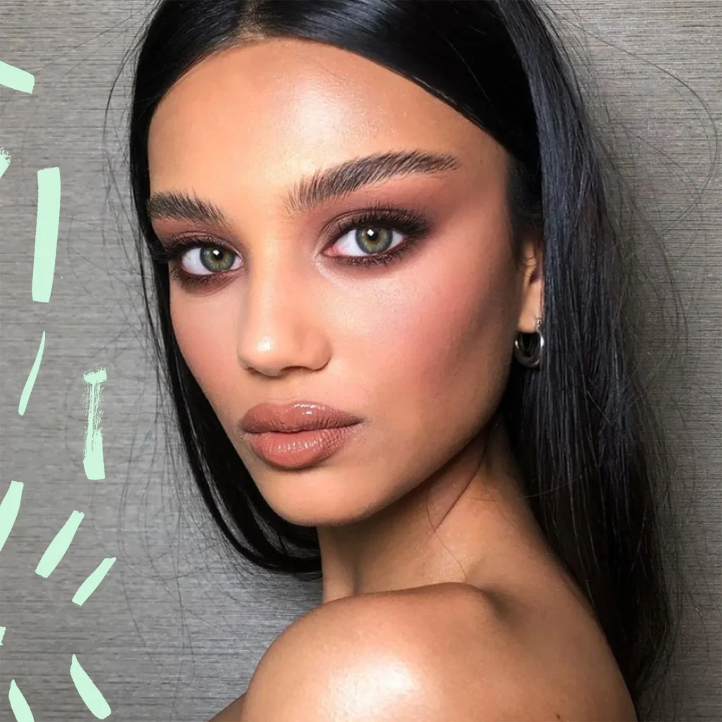 سایه ابرو چیست؟ معرفی کامل و کاربرد آن در آرایش طبیعی | فروشگاه اینترنتی آراویرا مزایای استفاده از سایه ابرو