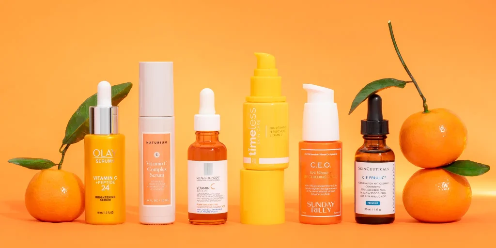 بهترین روش استفاده از سرم ویتامین سی برای کاهش لک، تیرگی و خطوط پوست | فروشگاه اینترنتی آراویرا نکات طلایی برای استفاده مؤثر از سرم ویتامین سی