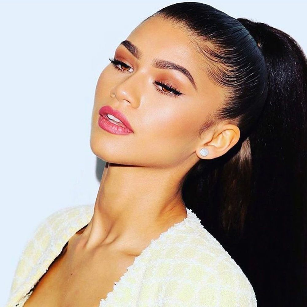 سایه ابرو چیست؟