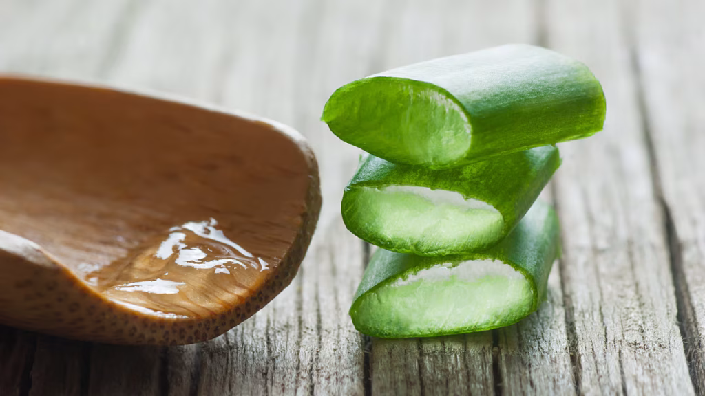 چرا آلوئه‌ورا و خیار کنار هم اثرگذارند؟