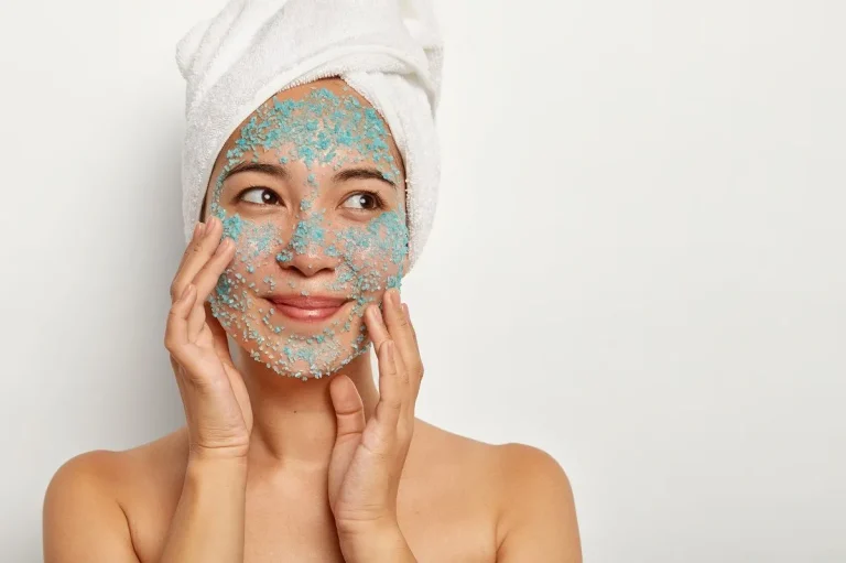 فواید لایه‌برداری پوست