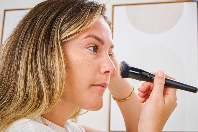 ضدآفتاب رنگی یا بی‌رنگ